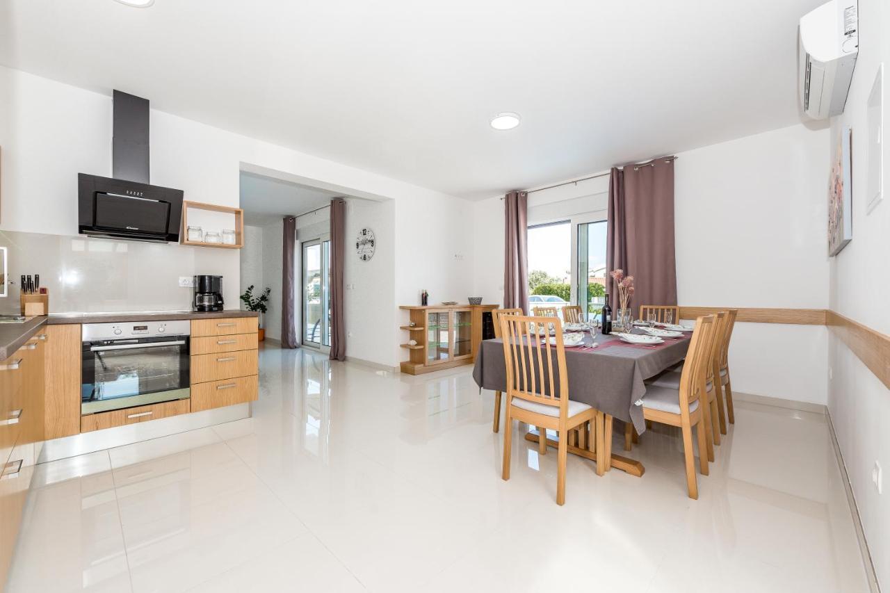Villa Jadrija Beach Шибеник Экстерьер фото